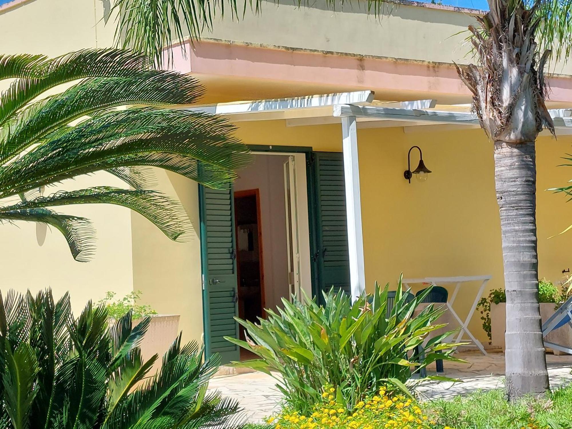 Masseria Lama Torre dell'Orso Exterior photo